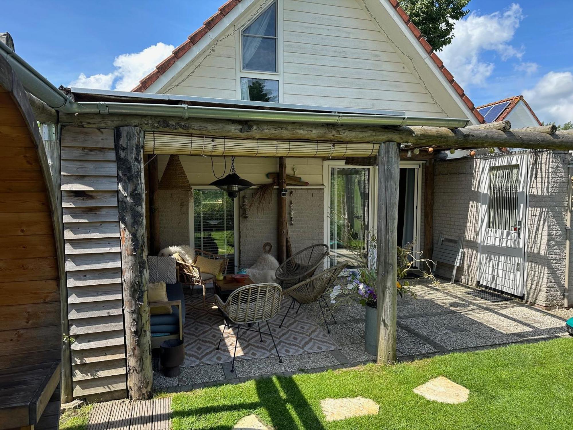 "Zeelandzon" Holiday Home By The Lake With Jacuzzi And Sauna Herkingen エクステリア 写真